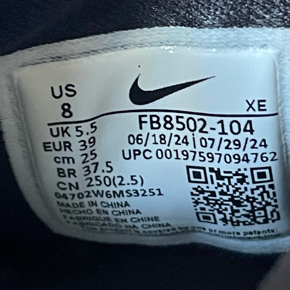 Nike Vomero 17 Platinum Black White Running Shoes Women’s Size 8 FB8502-104 - Picture 8 of 8